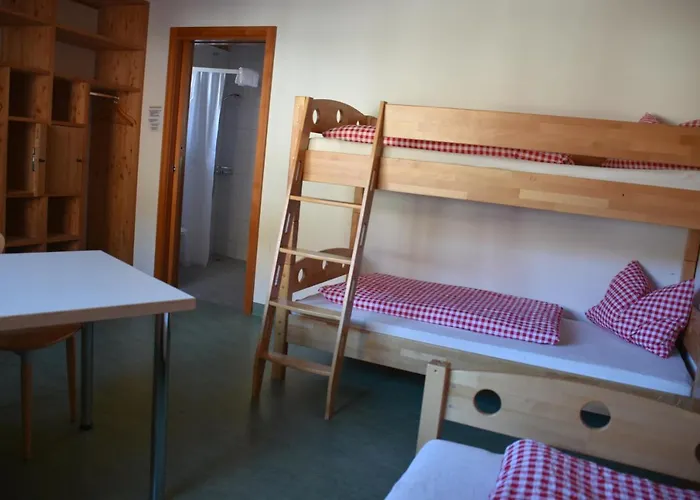 Auberge de jeunesse Ferienhaus La Margna