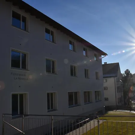 Auberge de jeunesse Ferienhaus La Margna